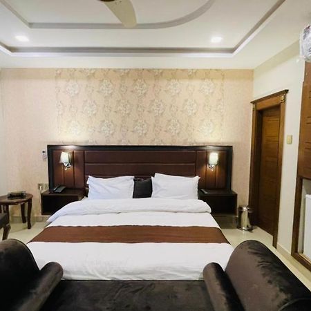 Golden Sand Hotel Rahim Yar Khan Exteriör bild
