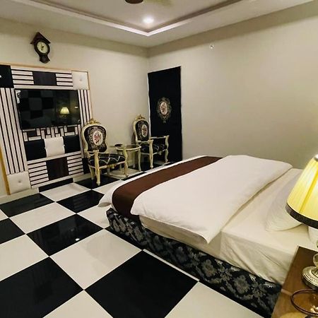 Golden Sand Hotel Rahim Yar Khan Exteriör bild