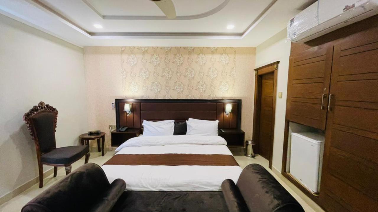 Golden Sand Hotel Rahim Yar Khan Exteriör bild