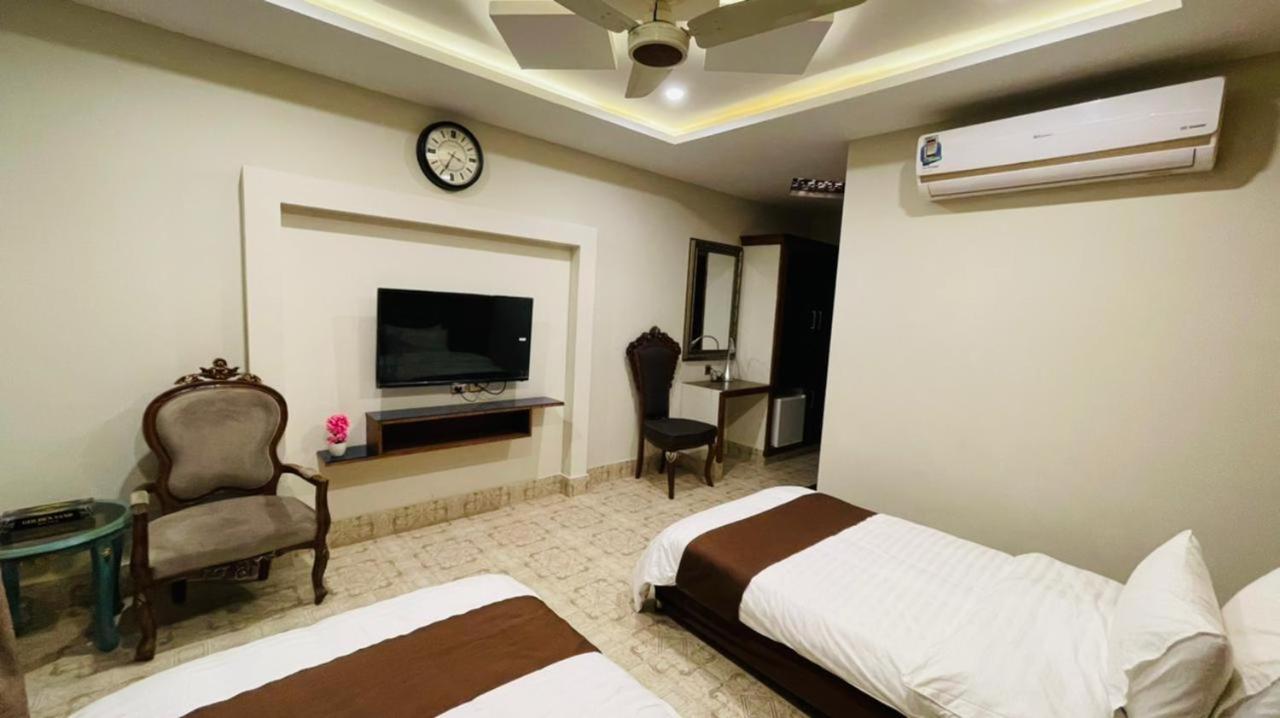 Golden Sand Hotel Rahim Yar Khan Exteriör bild