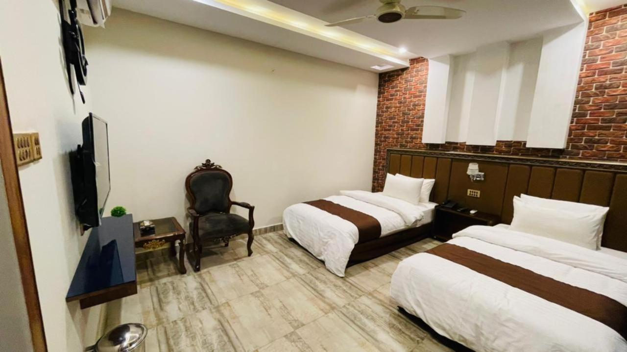 Golden Sand Hotel Rahim Yar Khan Exteriör bild