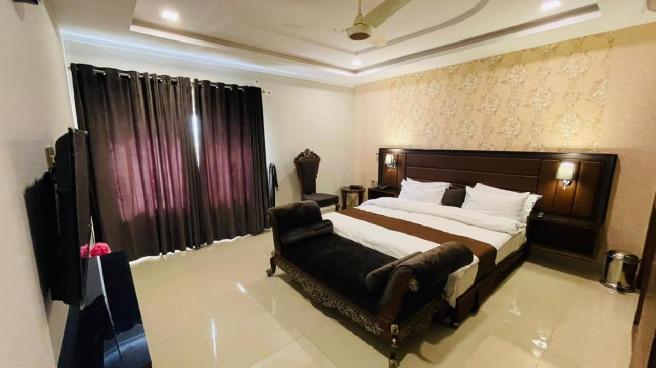 Golden Sand Hotel Rahim Yar Khan Exteriör bild