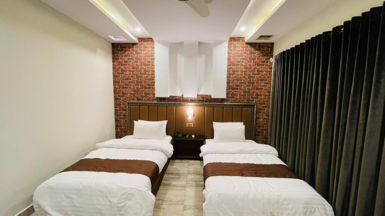 Golden Sand Hotel Rahim Yar Khan Exteriör bild